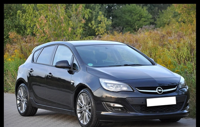 Opel Astra cena 37500 przebieg: 139000, rok produkcji 2014 z Siedlce małe 631